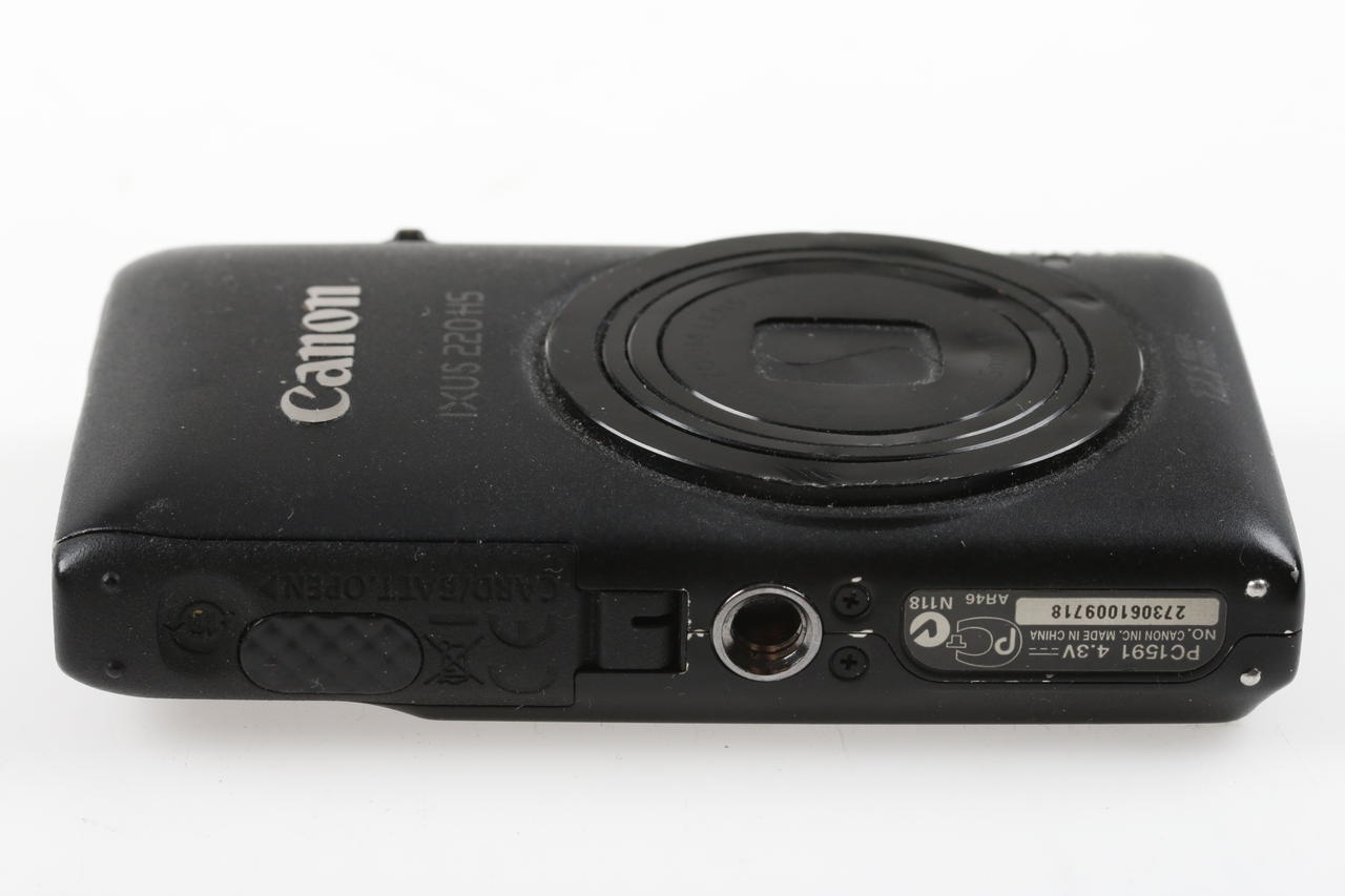 Canon IXUS 220 HS Fotocamera Digitale 12.1 MP – Obiettivo 5x Ultra-Grandangolare 24mm, Video Full HD E Batteria Extra Inclusa