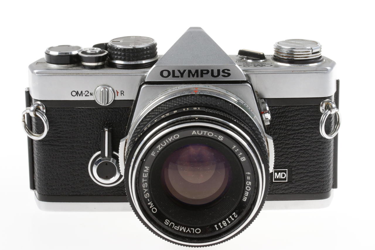 Olympus OM-2N mit F.Zuiko MC 50mm f/1,8 Auto S - #759798