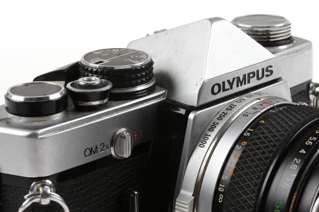 Olympus OM-2N mit F.Zuiko MC 50mm f/1,8 Auto S - #759798