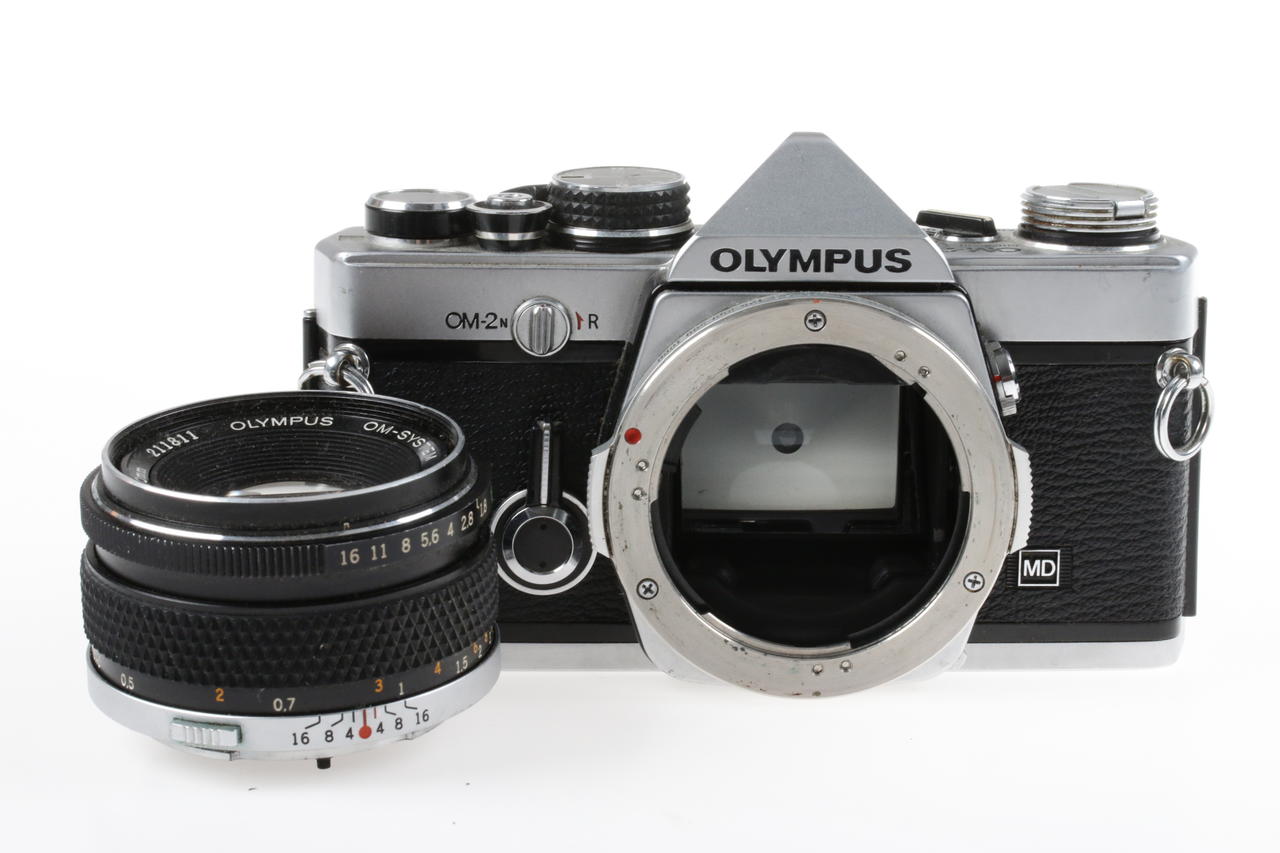 Olympus OM-2N mit F.Zuiko MC 50mm f/1,8 Auto S - #759798