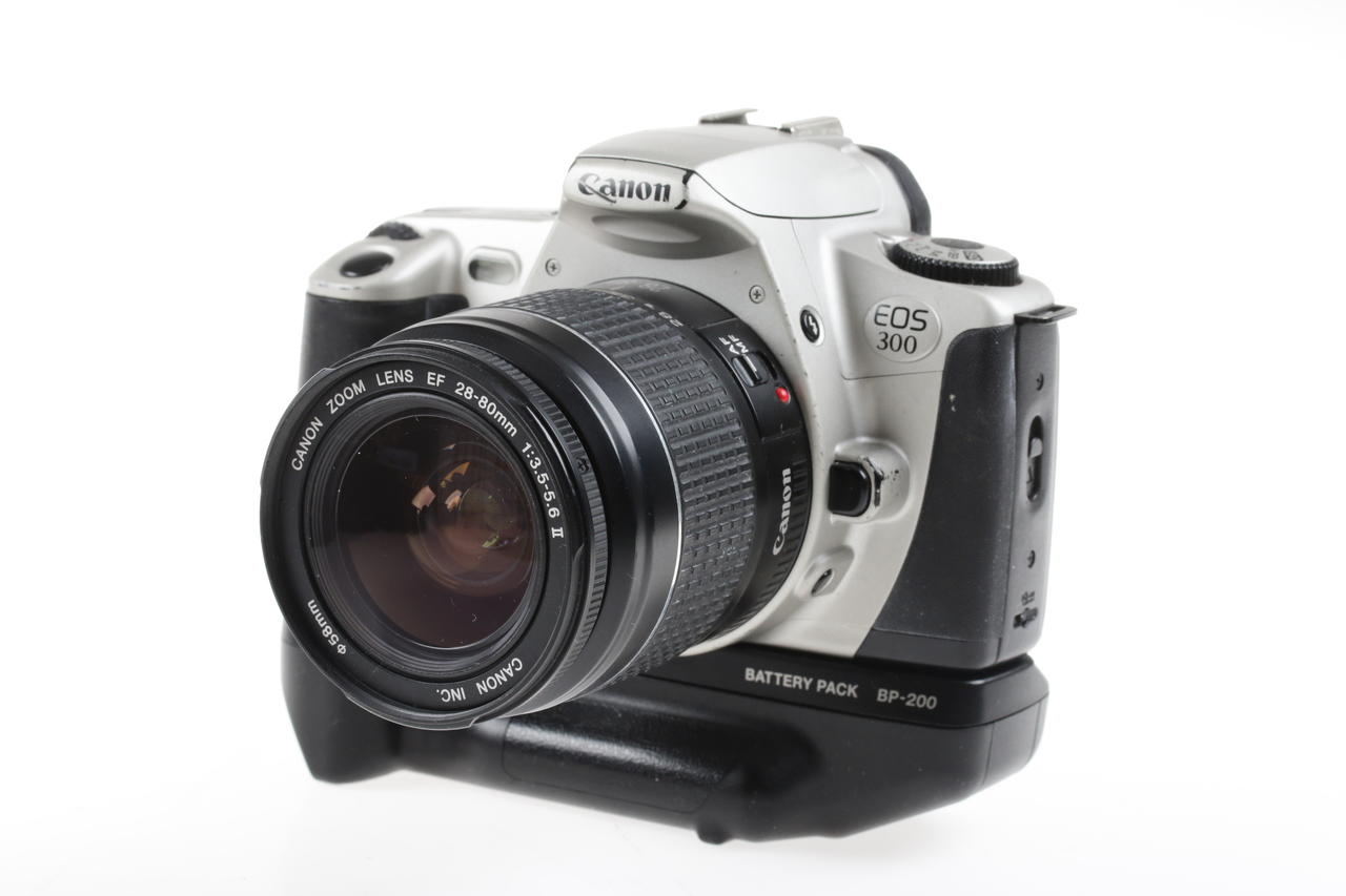 Canon EOS 300 mit EF 28-80mm f/3,5-5,6 II und Griff - #3136598