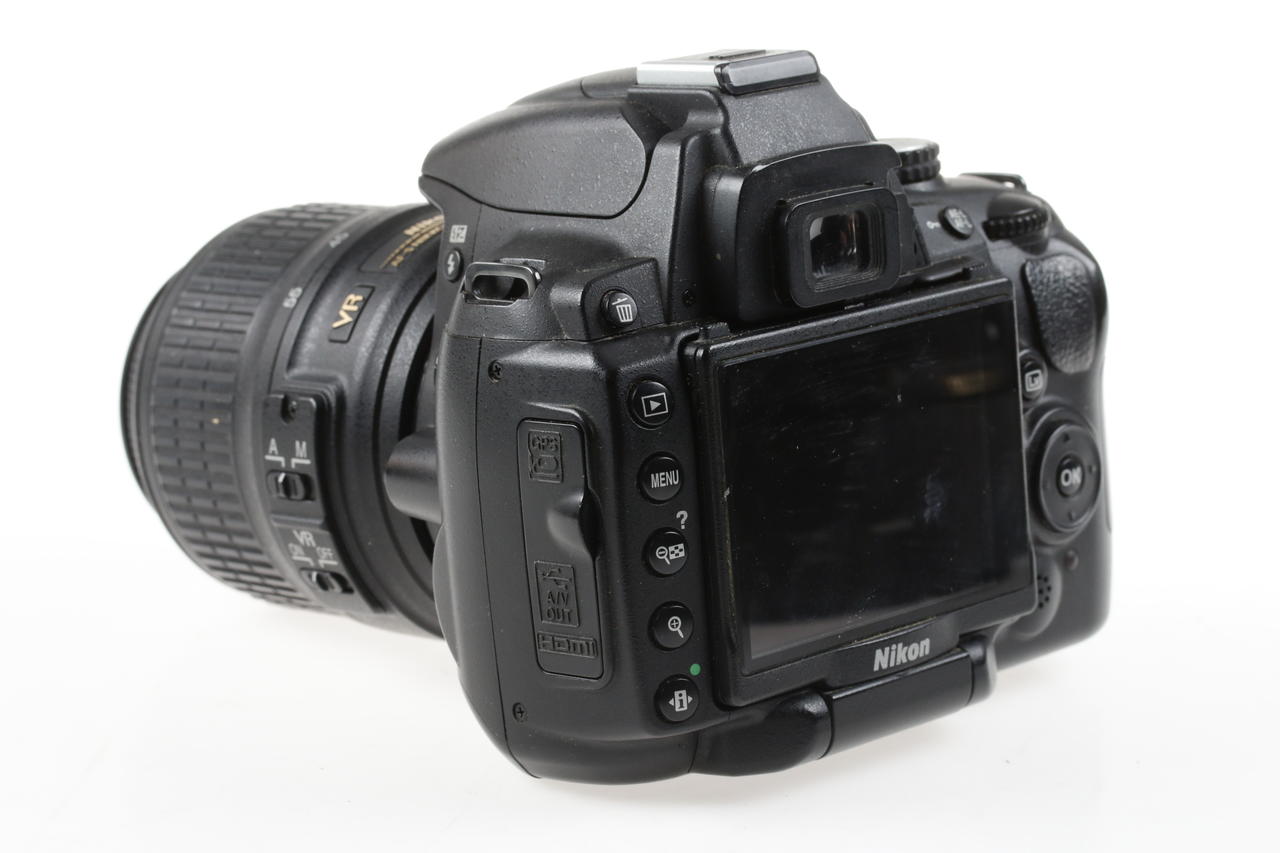 Nikon D5000 mit AF-S DX 18-55mm f/3,5-5,6 G VR - #6490481
