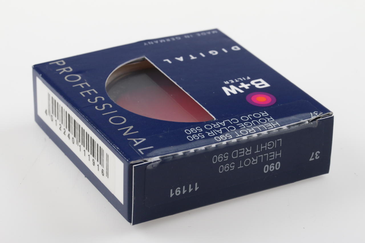 B+W 090 Red 590 Filter - 37mm