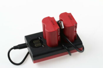 BAXXTAR Ladegerät mit 2x Baxxter NP-W235 Akkus