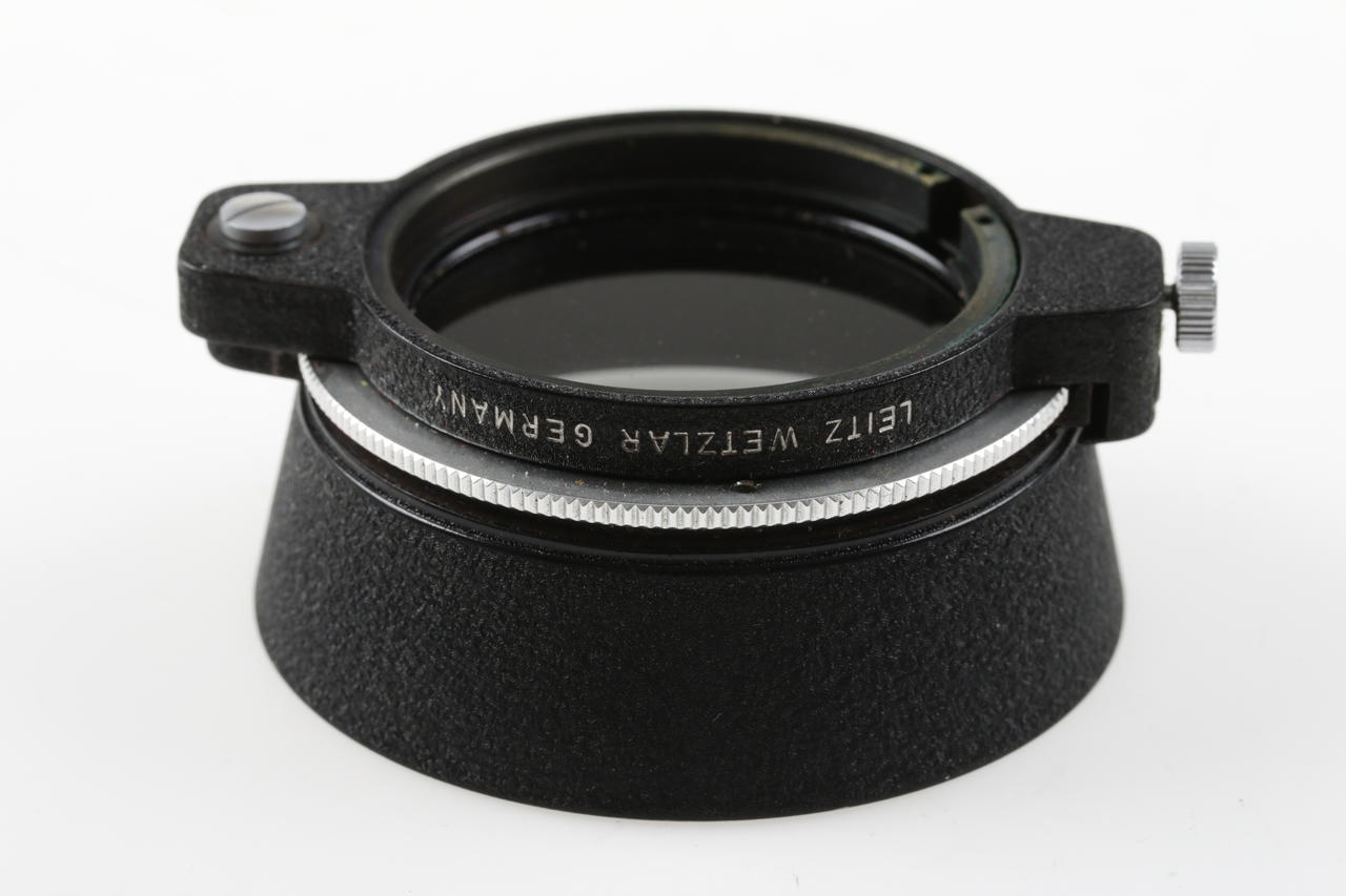 Leica Polfilter 13352 mit Schwenkhalterung und Gegenlichtblende
