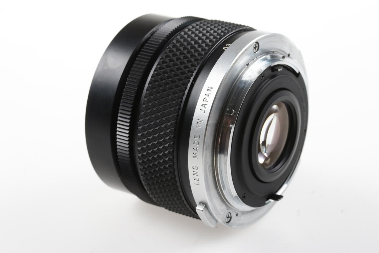 Olympus OM Auto-W 35mm f/2,0 - Weitwinkelobjektiv - #121024