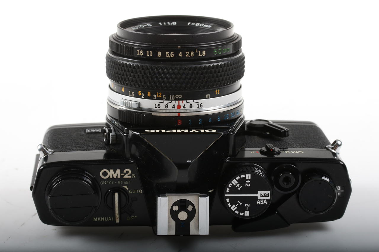 Olympus OM-2N mit F.Zuiko MC 50mm f/1,8 Auto S - #797277