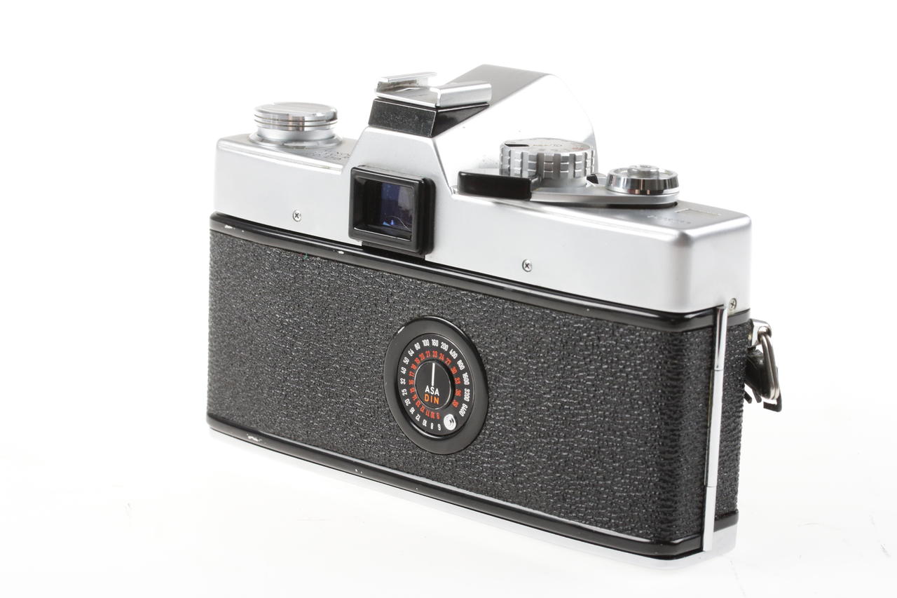 Minolta SR-T 101 mit MC Rokkor-PF 55mm f/1,7 - #2693082