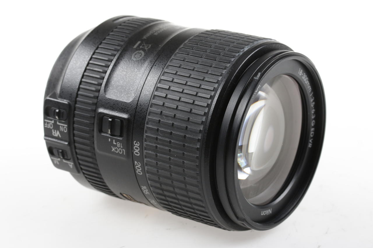 Nikon AF-S DX NIKKOR 18-300mm f/3,5-5,6 G ED VR - #2158833