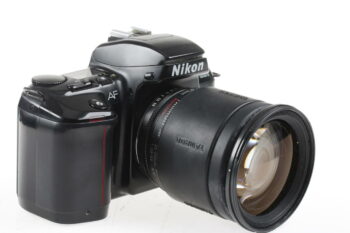 Nikon F-601 SLR-Kamera mit Tamron AF 28-200mm f/3,8-5,6 - #2553311