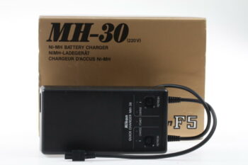 Nikon MH-30 Ladegerät