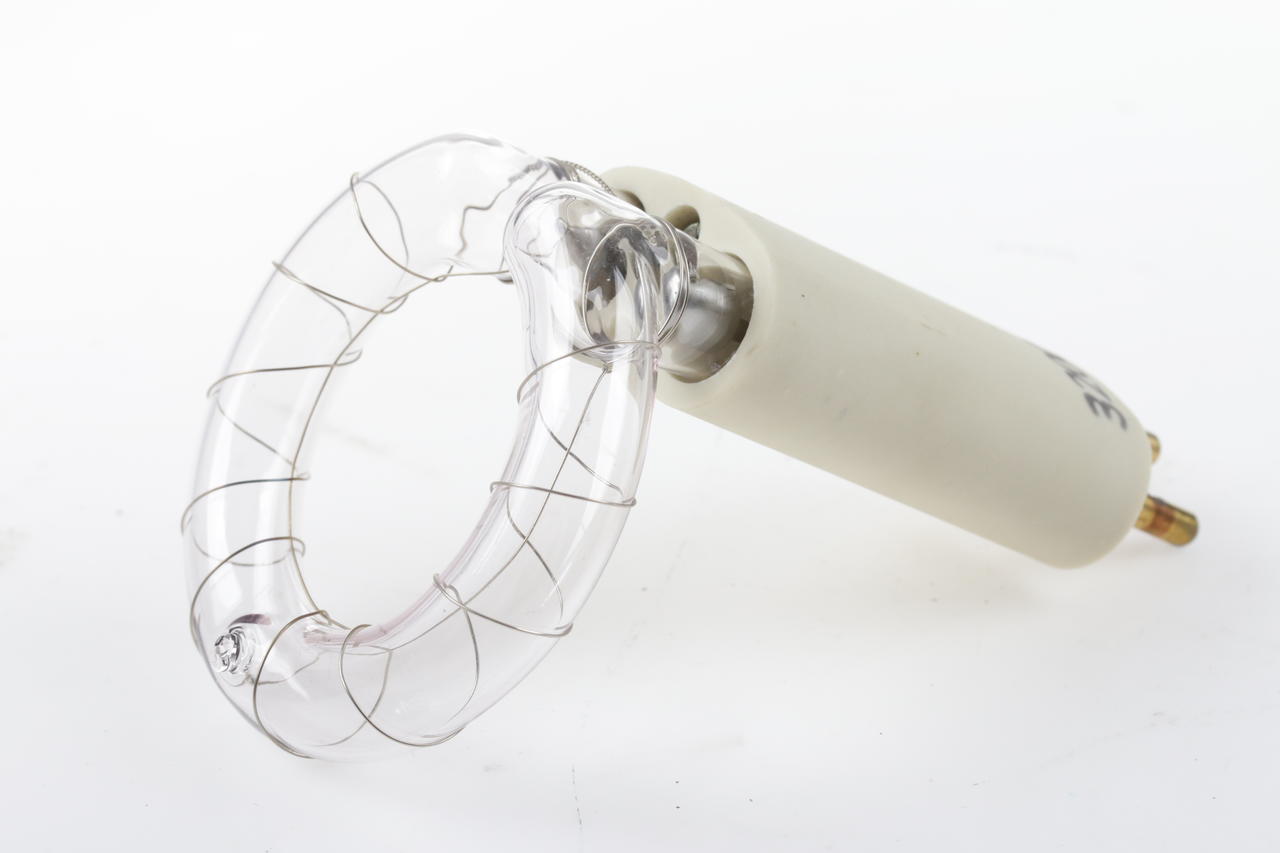 Lumix 3200J 6000K code 833 für Broncolor