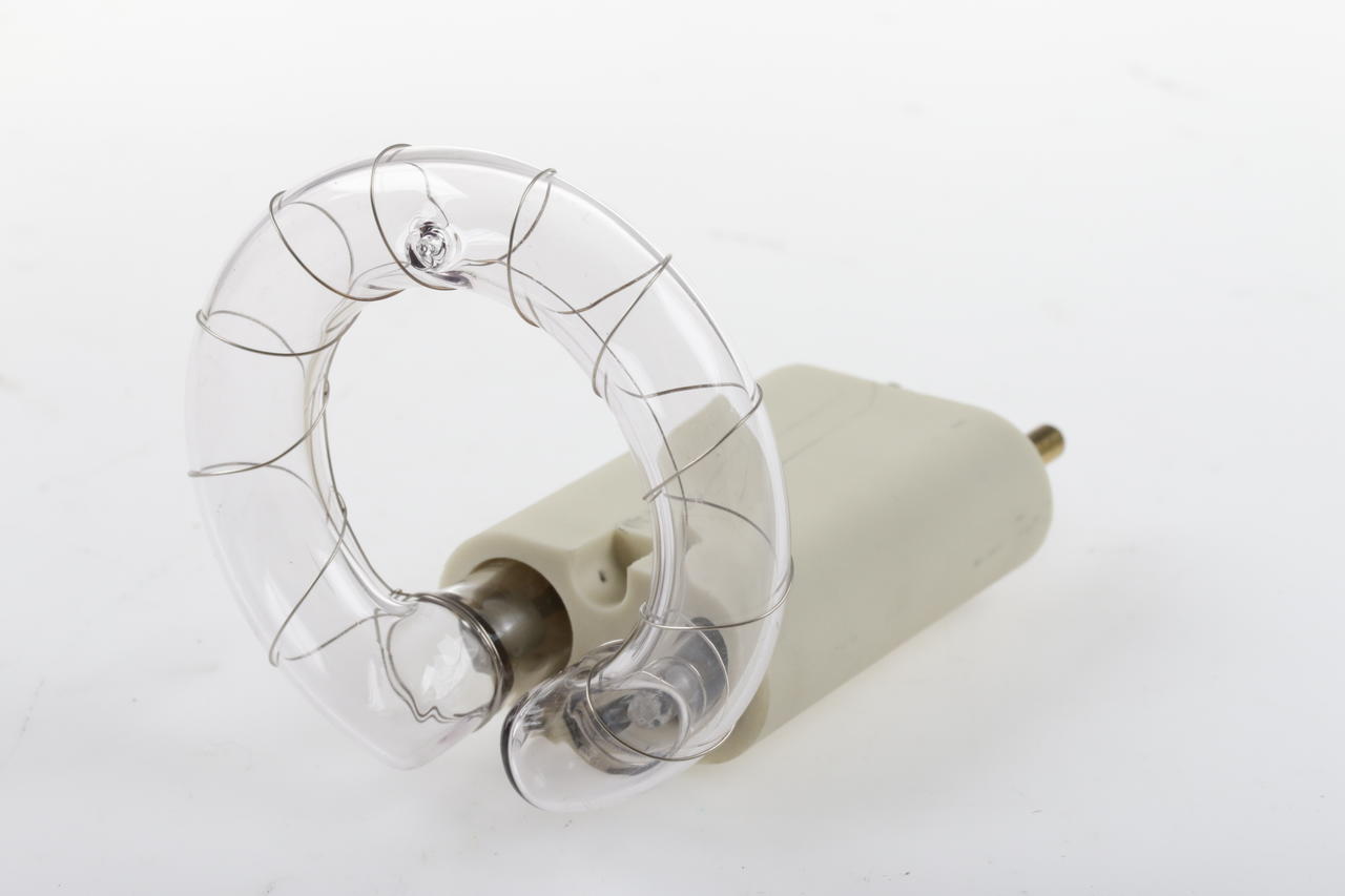 Lumix 3200J 6000K code 833 für Broncolor