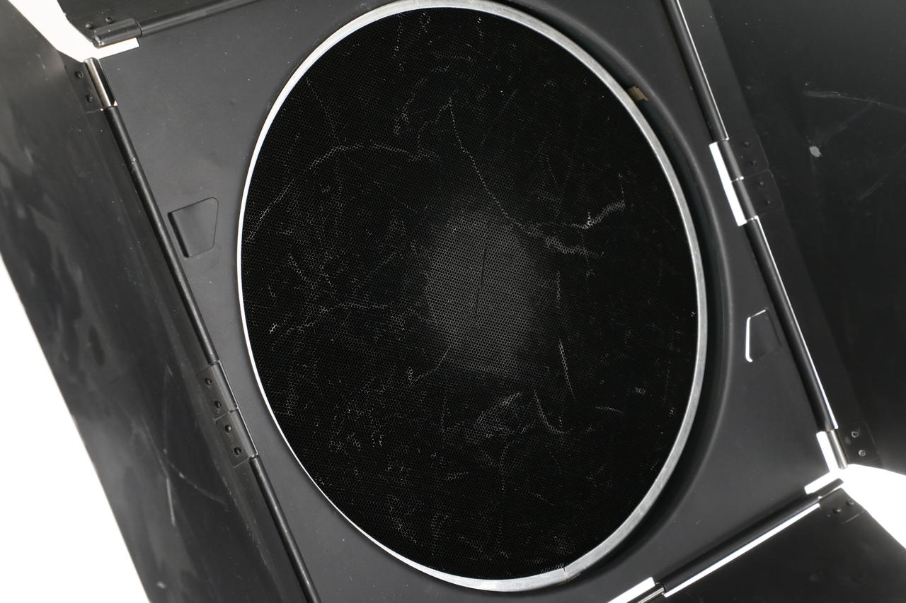 Broncolor Standardreflektor mit Barndors und Grid