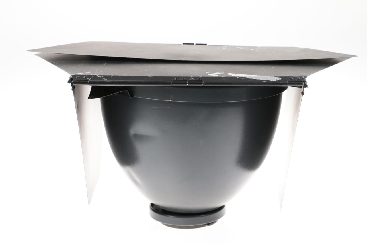 Broncolor Standardreflektor mit Barndors und Grid