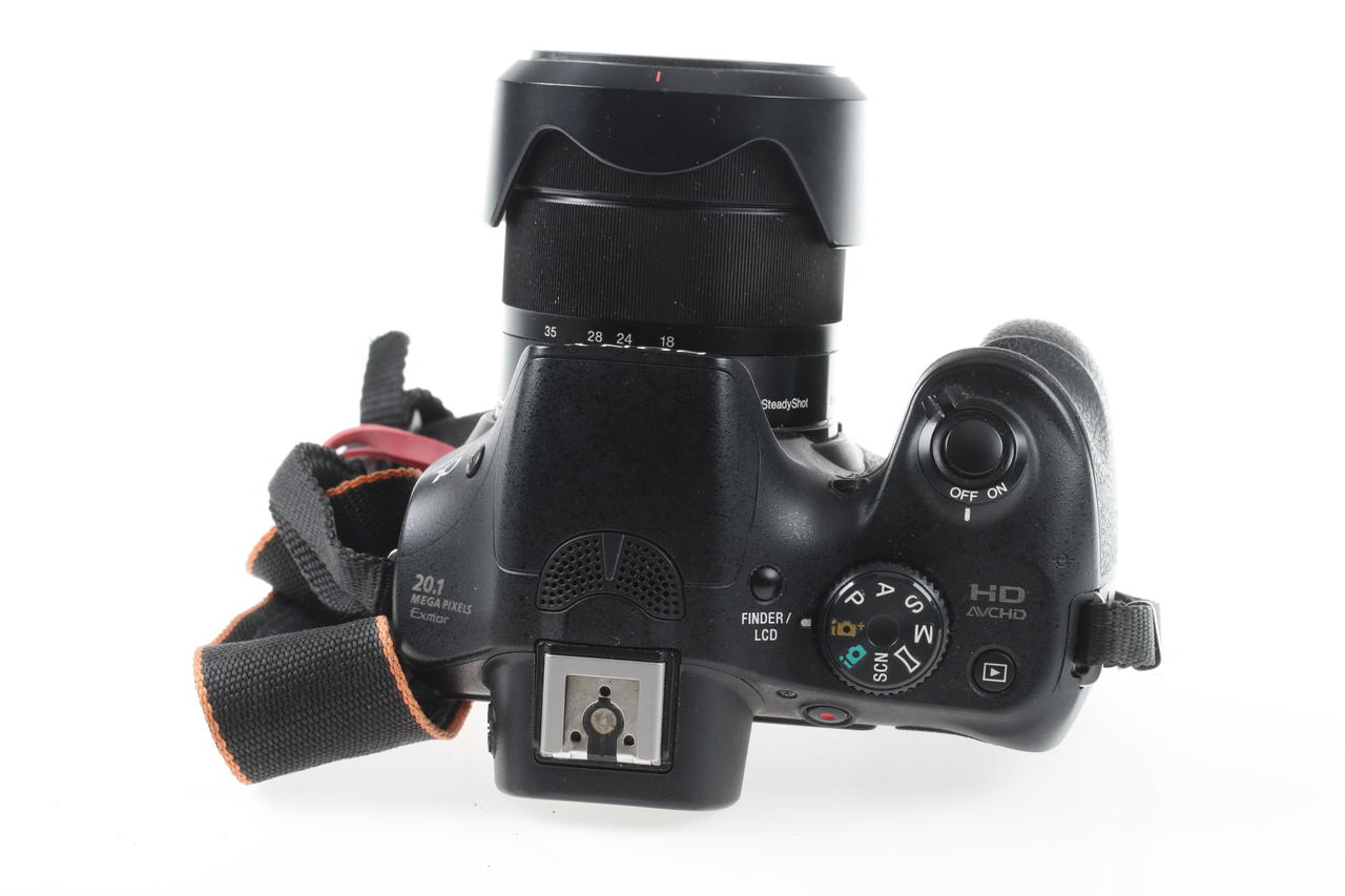 Sony Alpha 3000 mit E 18-55mm f/3,5-5,6 OSS - #4032204