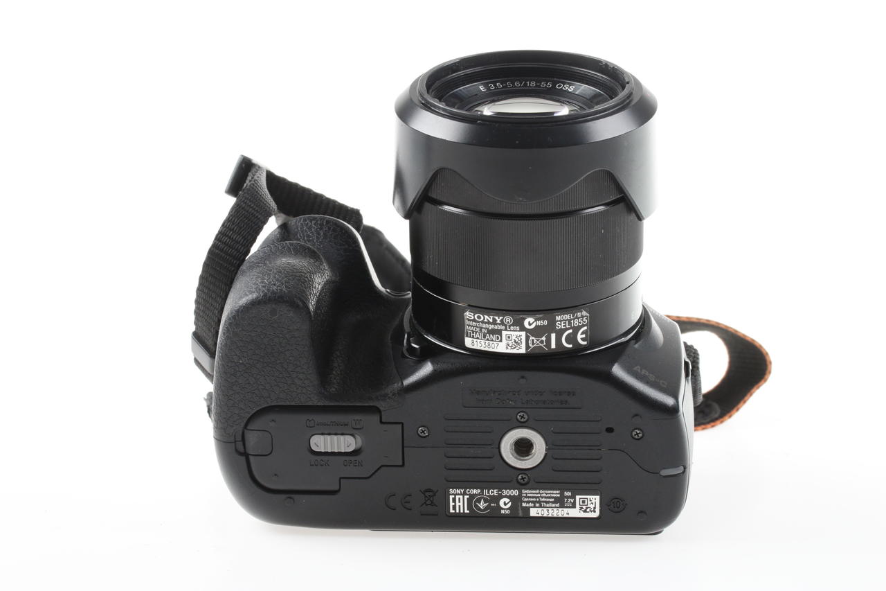 Sony Alpha 3000 mit E 18-55mm f/3,5-5,6 OSS - #4032204