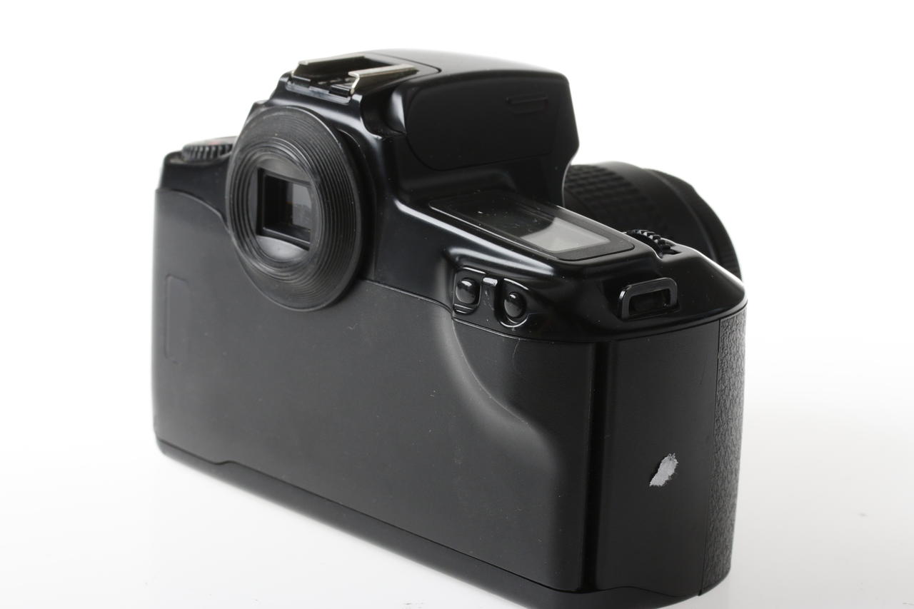 Canon EOS 1000FN mit EF 35-80mm f/4,0-5,6 II - #7211814