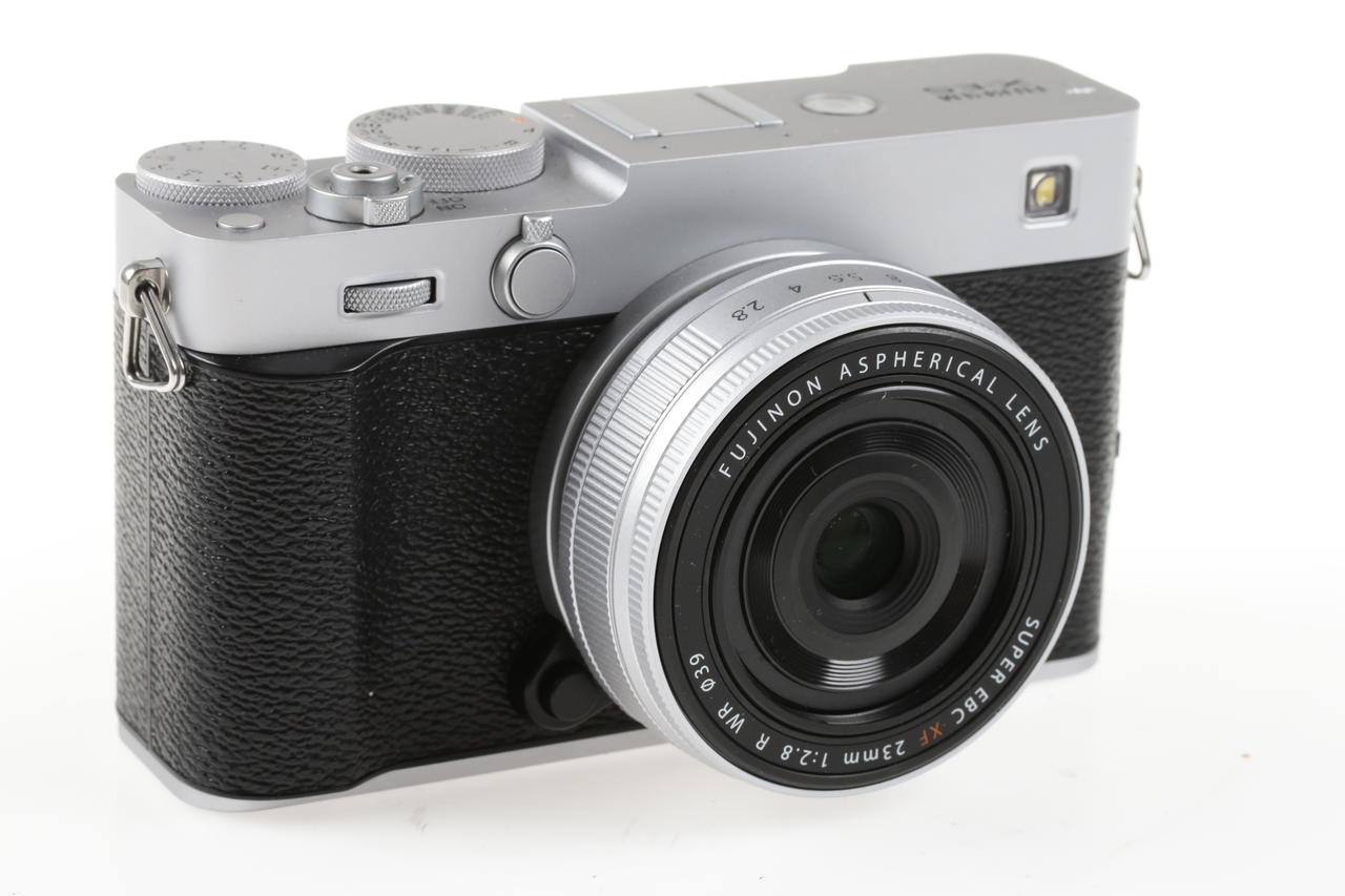 FUJIFILM X-E5 mit XF 23mm f/2,8 R WR - silber - #5C041329