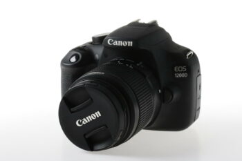 Canon EOS 1200D mit EF-S 18-55mm f/3,5-5,6 III - #273074009458