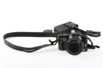 Panasonic DMC-GF 3 mit Vario 14-42mm f/3,5-25,3 - #FS1JA801912