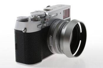 FUJIFILM X100V Kompaktkamera - Silber - ohne Ladegerät - #03M00905
