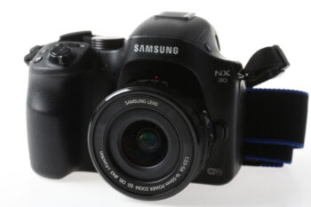 Samsung NX-30 mit 16-50mm f/3,5-5,6 Power Zoom - #8H4WCNXF800001M