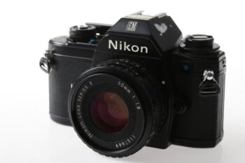 Nikon EM mit MF 50mm f/1,8 Series E - #6451404