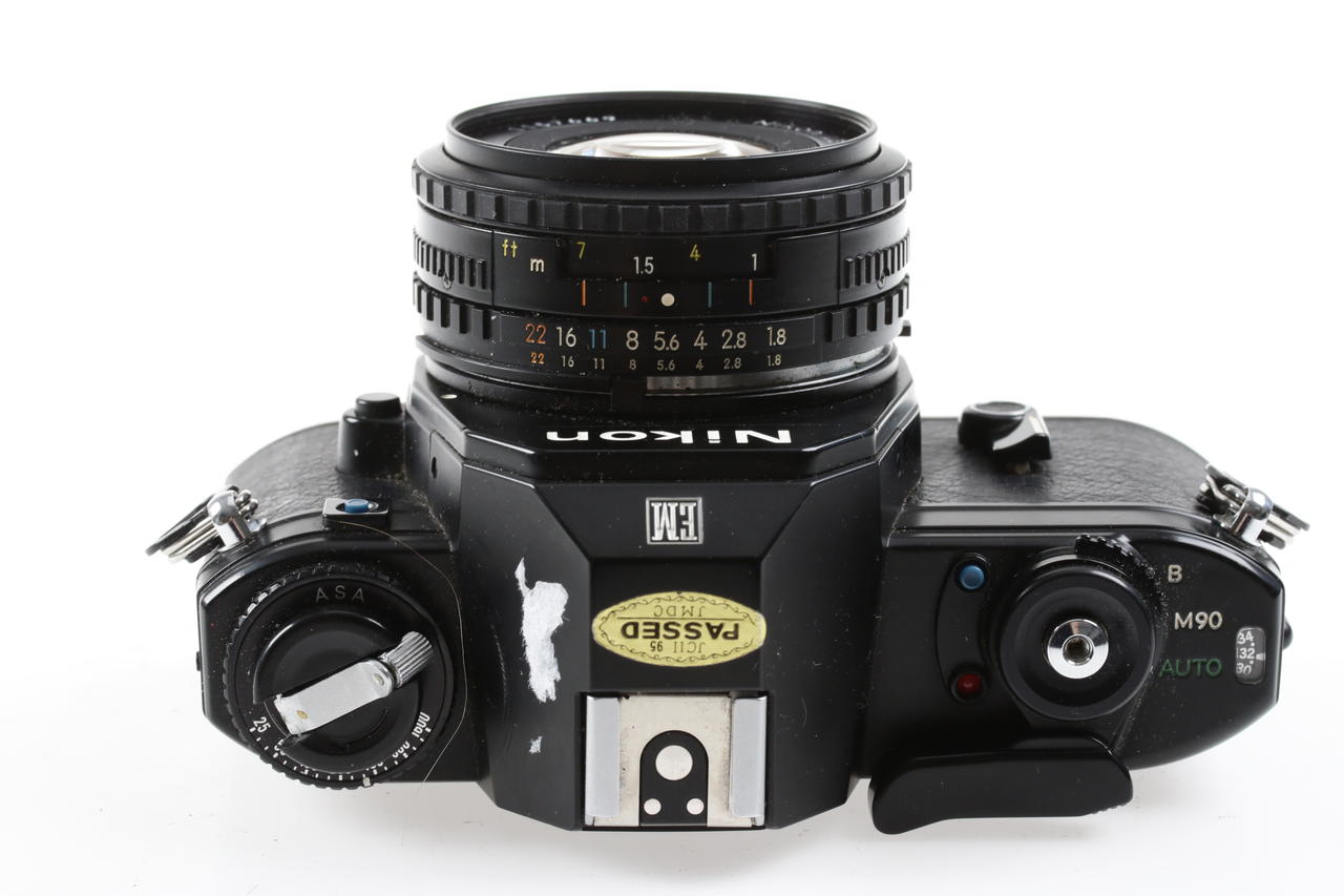 Nikon EM mit MF 50mm f/1,8 Series E - #6451404