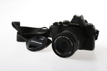 Olympus OM-D E-M5 mit OM 40-150mm f/4,0-5,6 - #527093