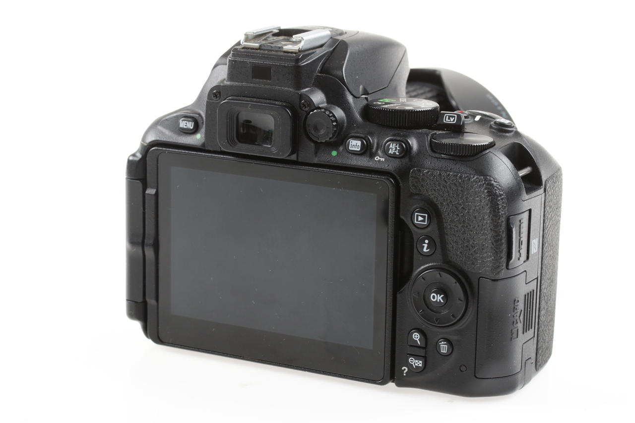 Nikon D5600 mit AF-P Nikkor 18-55mm 3,5-5,6 VR - #6022293