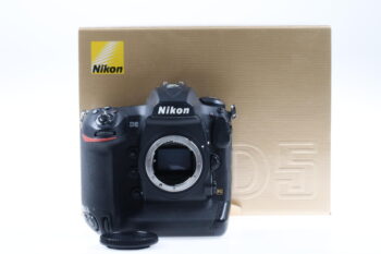 Nikon D5 Gehäuse - XQD Version - ohne Ladegerät - #6009501