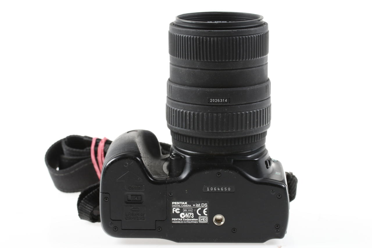 Pentax * ist D S mit Sigma 55-200mm f/4,0-5,6 DC - #1064650