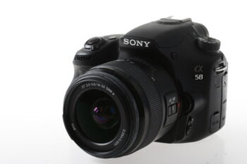 Sony Alpha 58 mit 18-55mm f/3,5-5,6 SAM II - #4823996