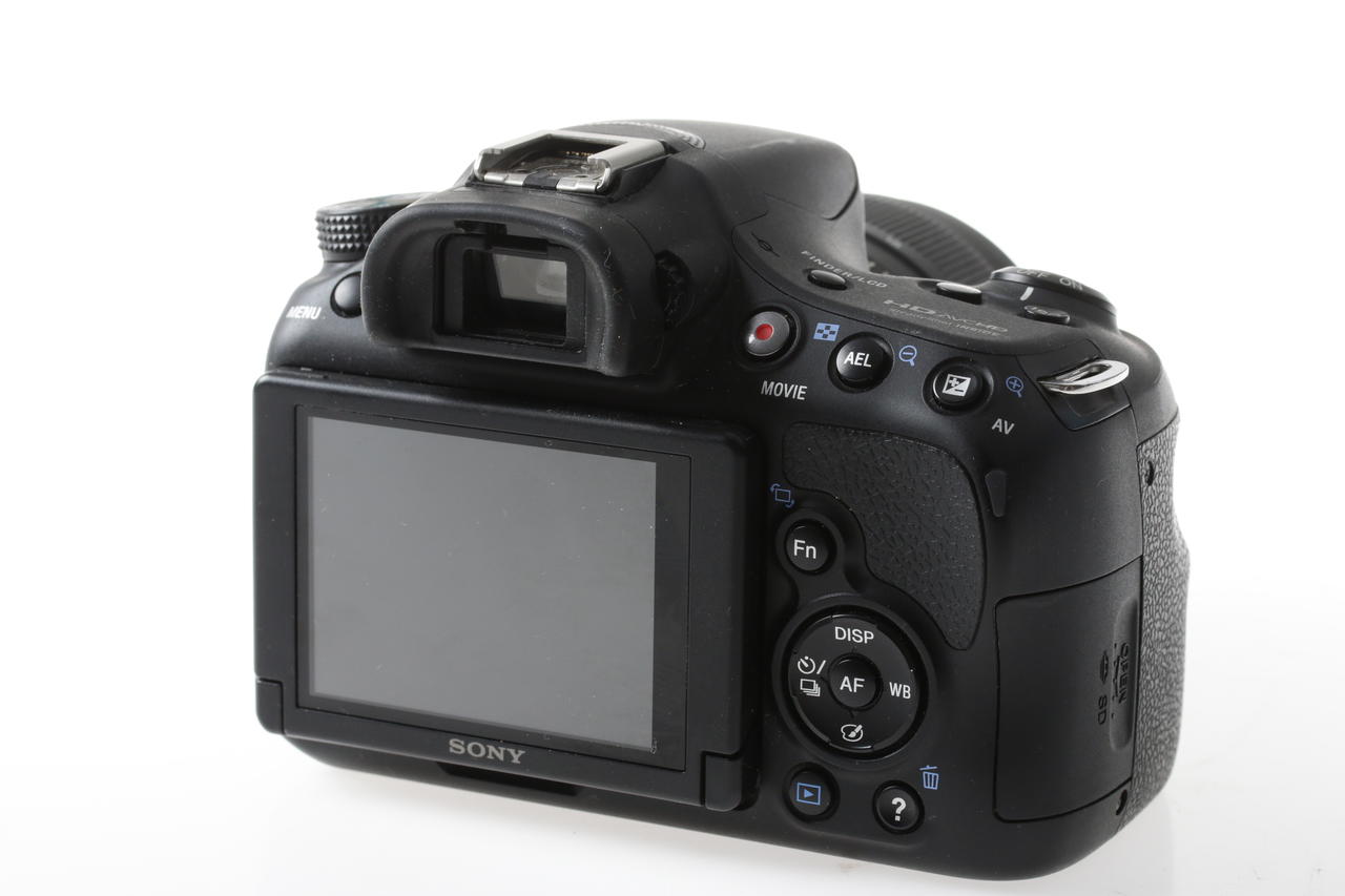 Sony Alpha 58 mit 18-55mm f/3,5-5,6 SAM II - #4823996