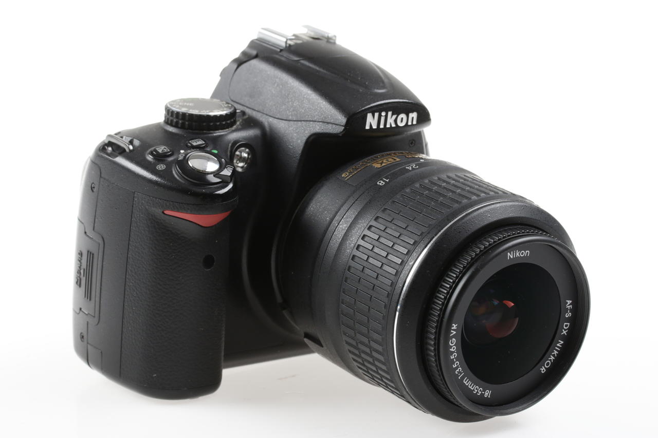 Nikon D5000 mit AF-S DX 18-55mm f/3,5-5,6 G VR - #6287900