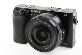 Sony Alpha 6000 mit E PZ 16-50mm OSS - #7453613