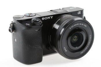 Sony Alpha 6000 mit E PZ 16-50mm OSS - #7453613