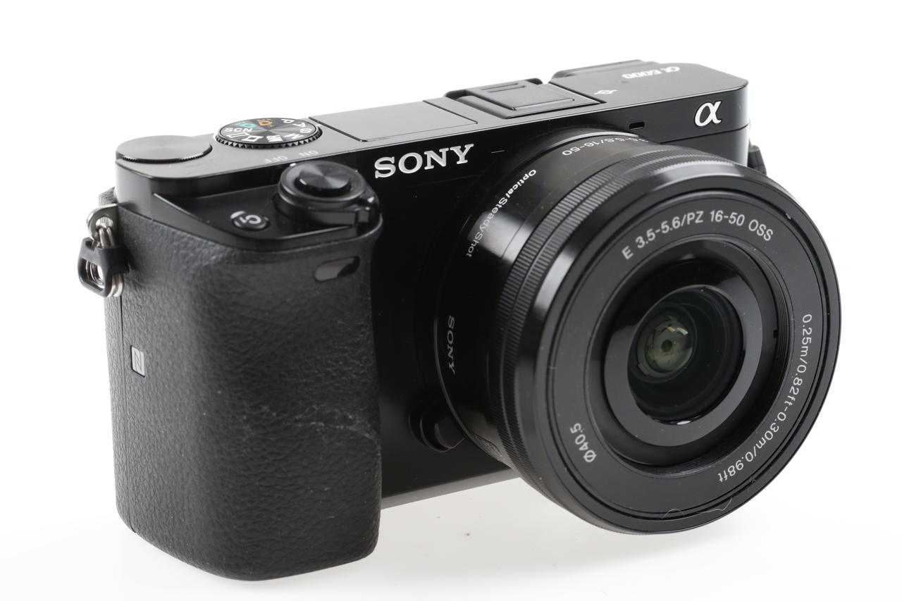 Sony Alpha 6000 mit E PZ 16-50mm OSS - #7453613