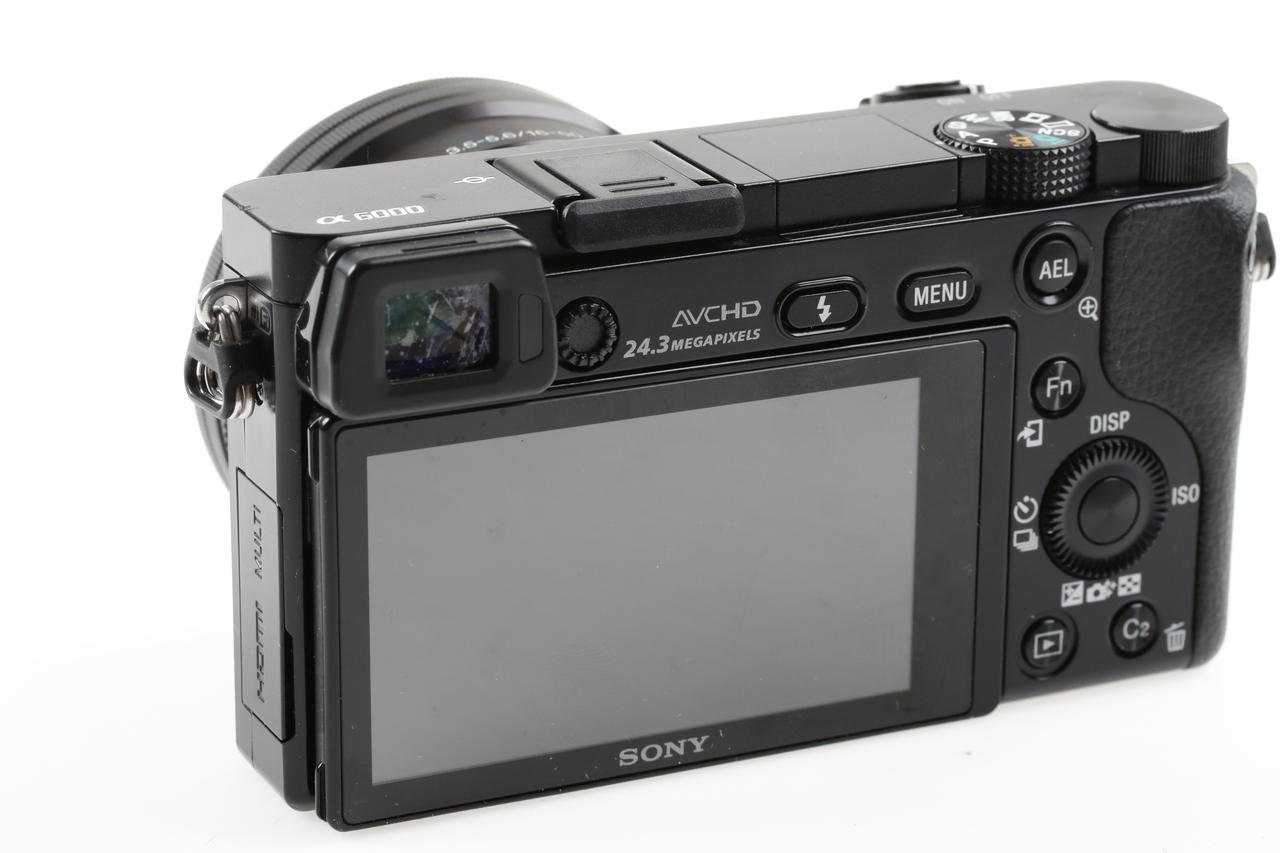 Sony Alpha 6000 mit E PZ 16-50mm OSS - #7453613