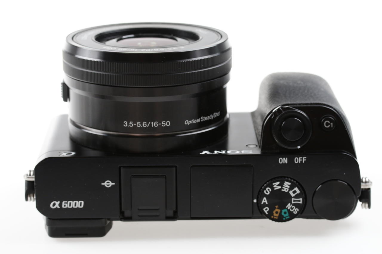 Sony Alpha 6000 mit E PZ 16-50mm OSS - #7453613