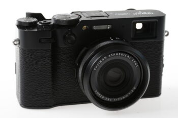 FUJIFILM X100VI - Schwarz : digitale Premium Kompaktkamera - #5DO15813