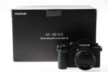 FUJIFILM X-S10 mit XC 15-45mm f/3,5-5,6 OIS PZ - #3D004211