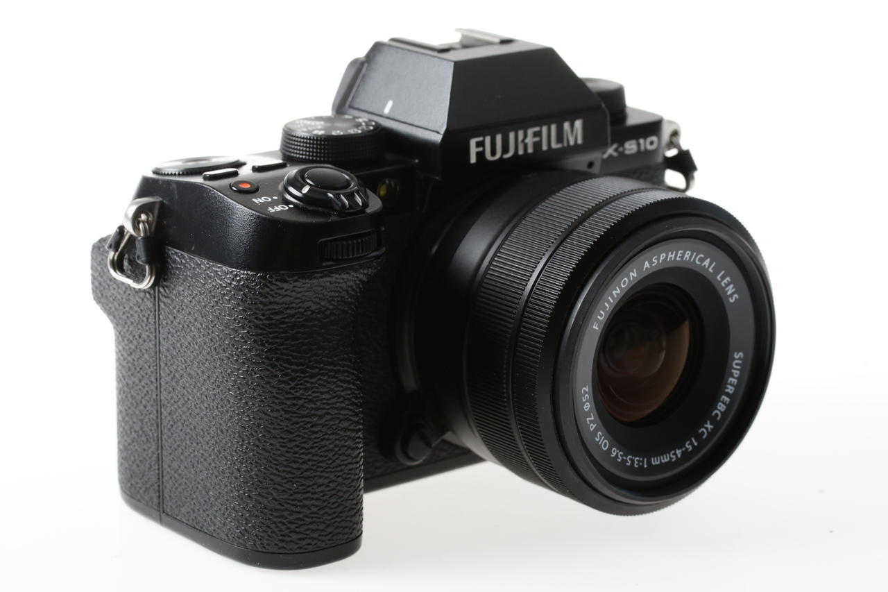 FUJIFILM X-S10 mit XC 15-45mm f/3,5-5,6 OIS PZ - #3D004211