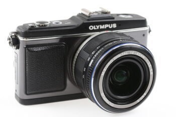 Olympus Pen E-P2 mit 14-42mm f/3,5-5,6 - #H87509600
