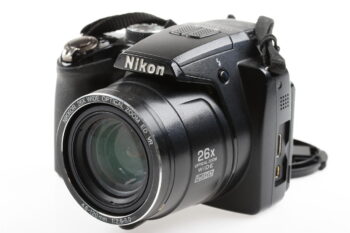 Nikon Coolpix P100 digitale Kompaktkamera