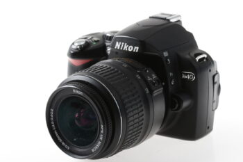 Nikon D40 mit AF-S DX 18-55mm f/3,5-5,6 G ED II - #6373568