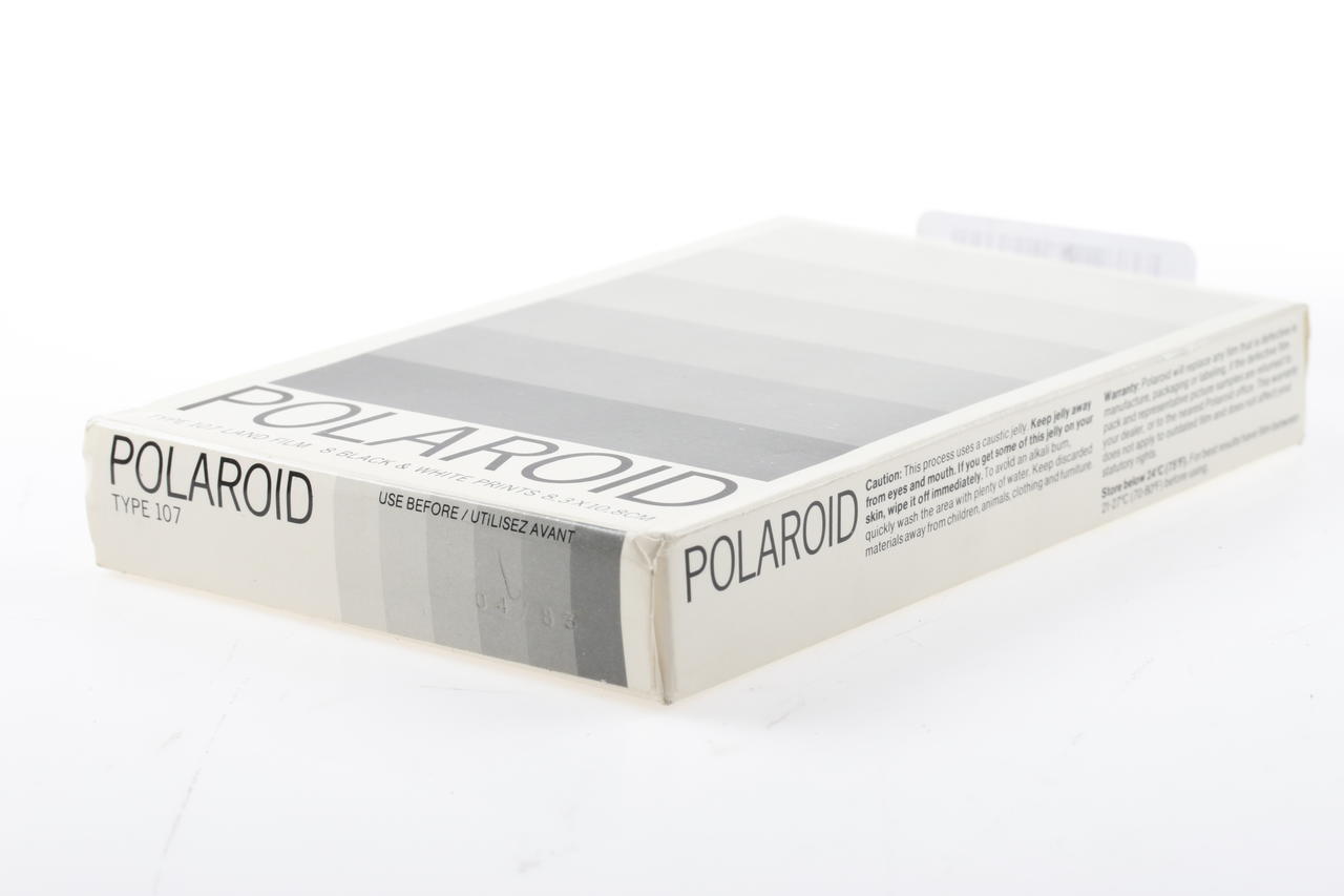 Polaroid Type 107 Land Film 8 B&W prints 8,3x10,8cm Abgelaufen 04/83
