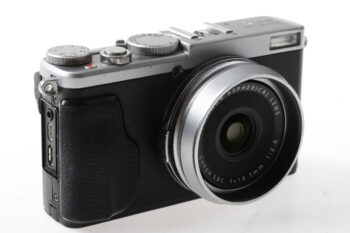 FUJIFILM X70 Premium Kompaktkamera - Silber - #5DQ01805