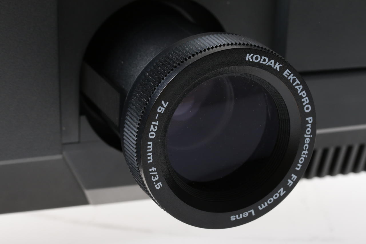 Kodak Ektapro 5000 Projektor mit Pro-Cinelux XY PC 90mm